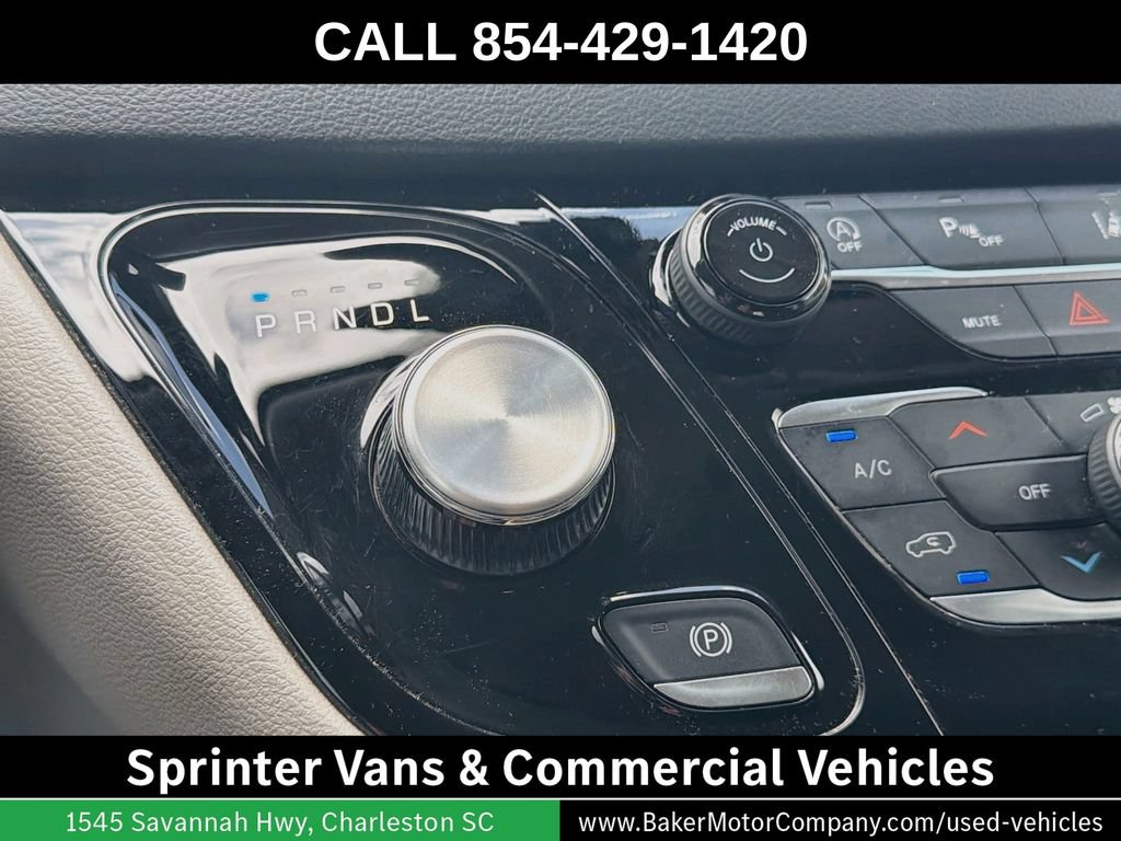 Used 2024 Chrysler Pacifica Touring-L FWD image 17