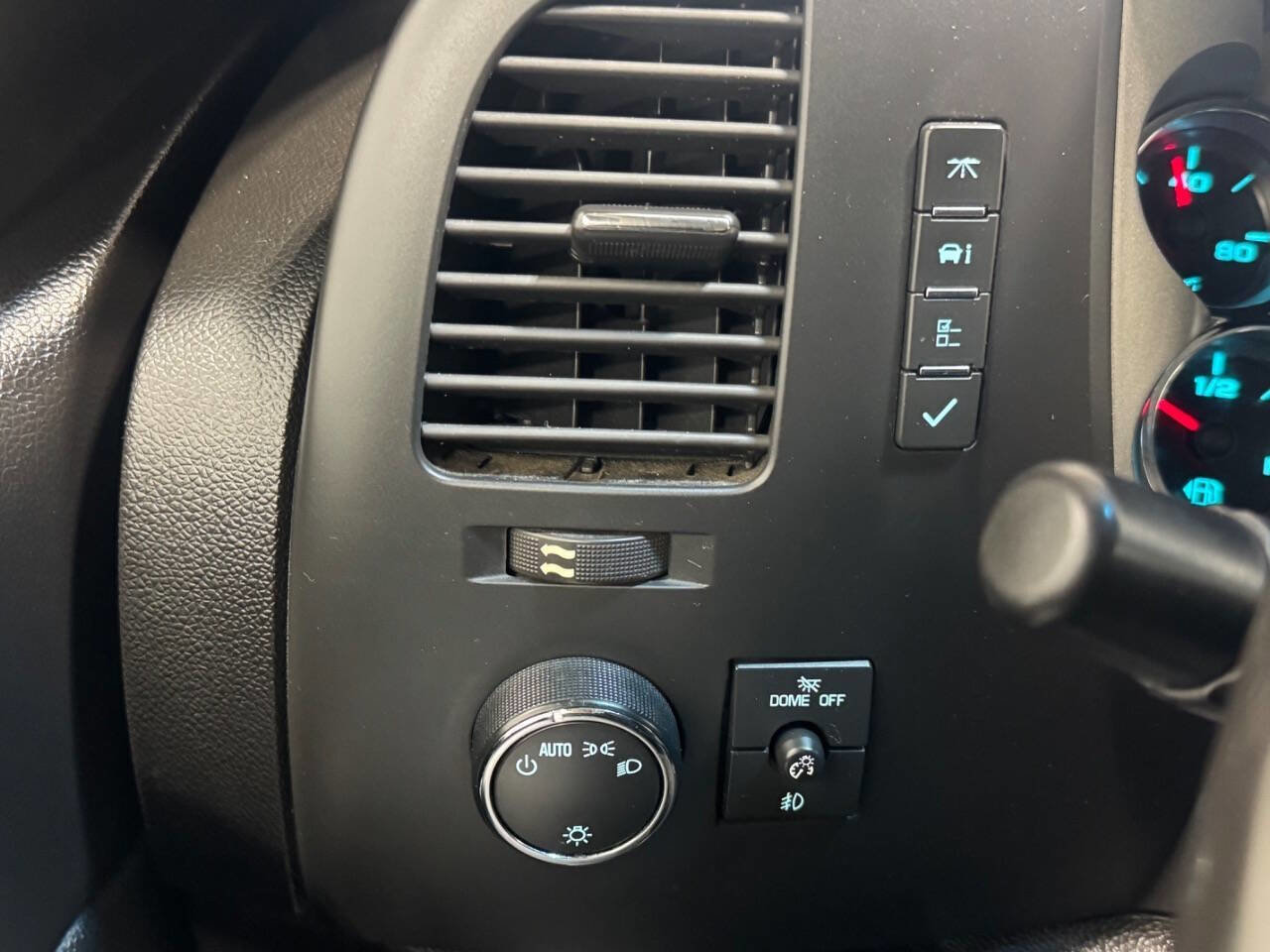 Used 2012 Chevrolet Silverado 2500 LT w/ Interior Plus Package image 27