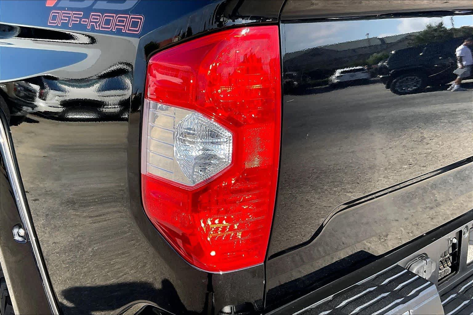 Used 2016 Toyota Tundra SR5 w/ SR5 Upgrade Package RWD image 25