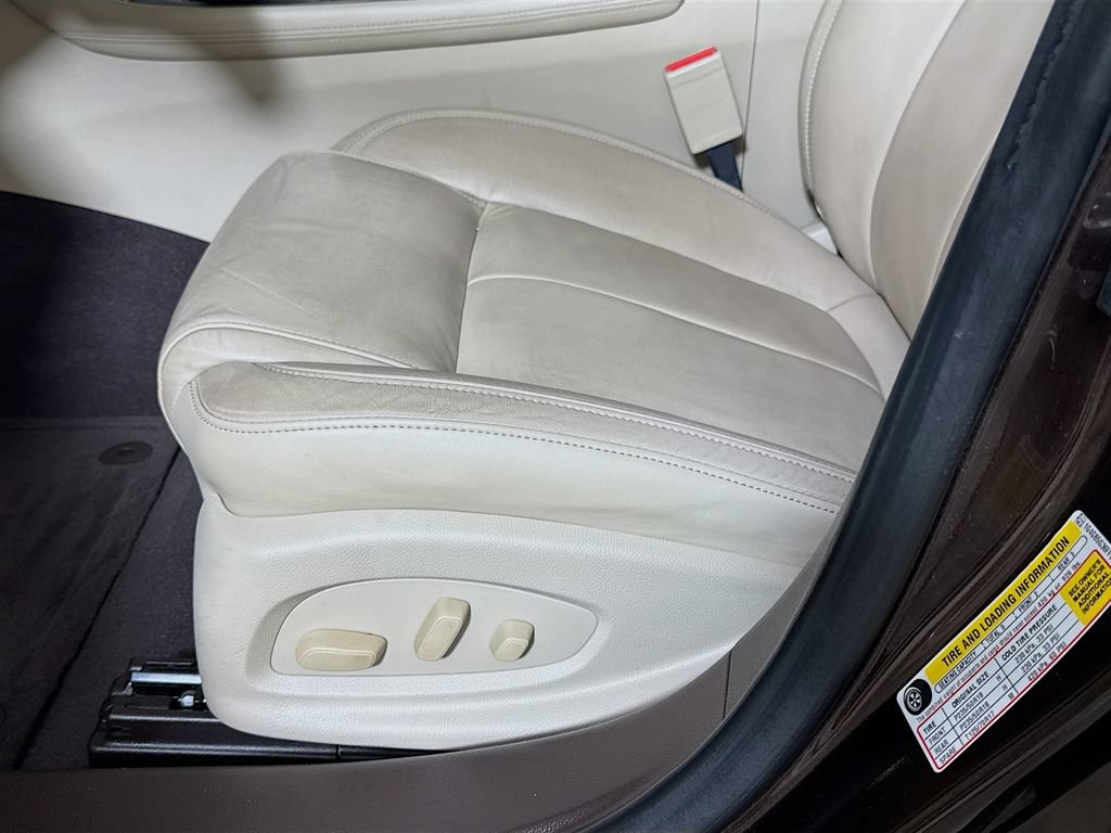 Used 2015 Buick LaCrosse Leather w/ Experience Buick Package FWD image 18