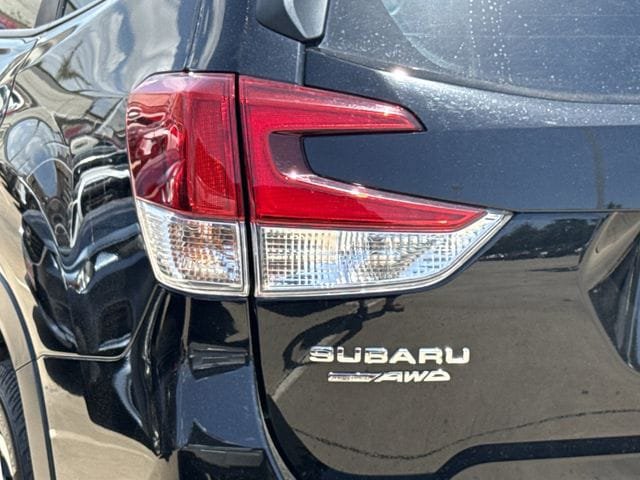 Used 2023 Subaru Forester Premium AWD/4WD image 6