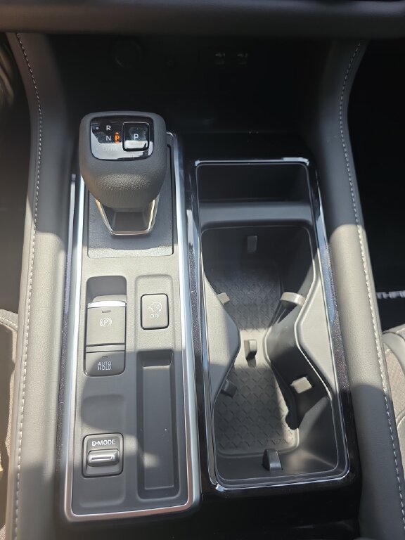 New 2026 Nissan Pathfinder SL FWD image 16