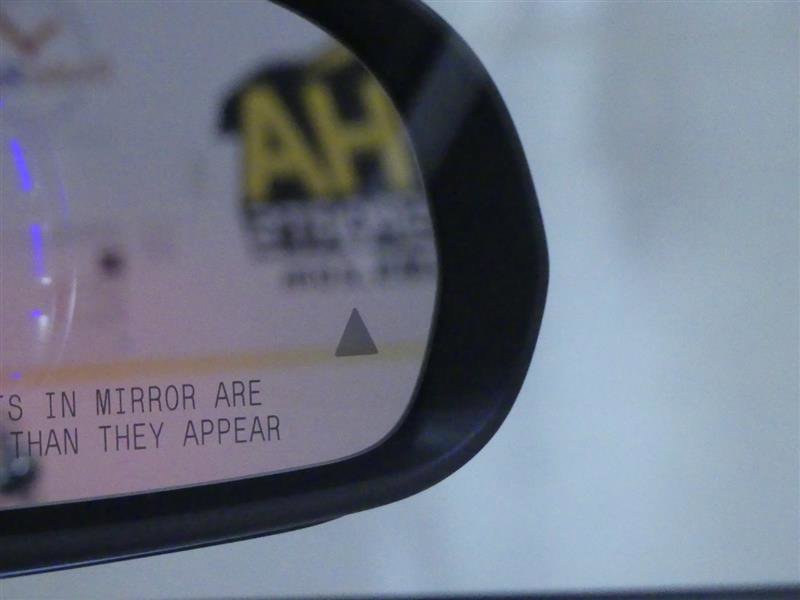 Used 2022 Mercedes-Benz GLB 250 GLB 250 w/ Premium Package Lite image 29