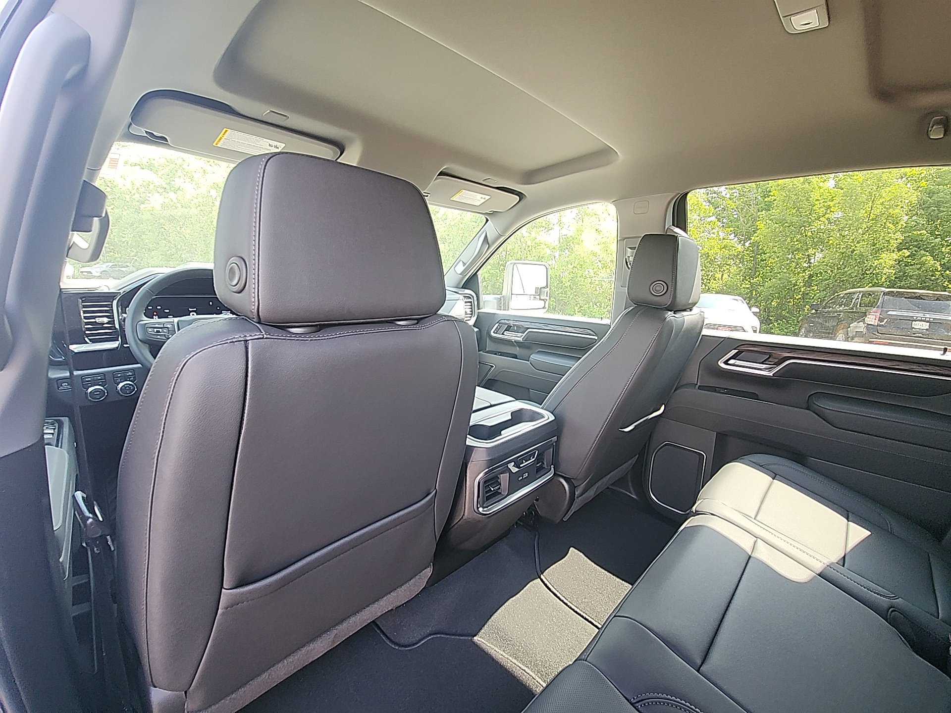 New 2025 GMC Sierra 2500 SLT w/ SLT Convenience Package image 29