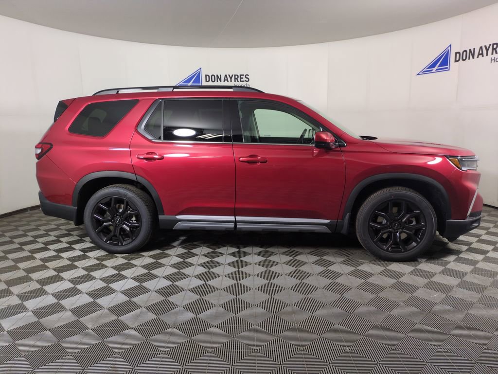 New 2025 Honda Pilot Touring image 6