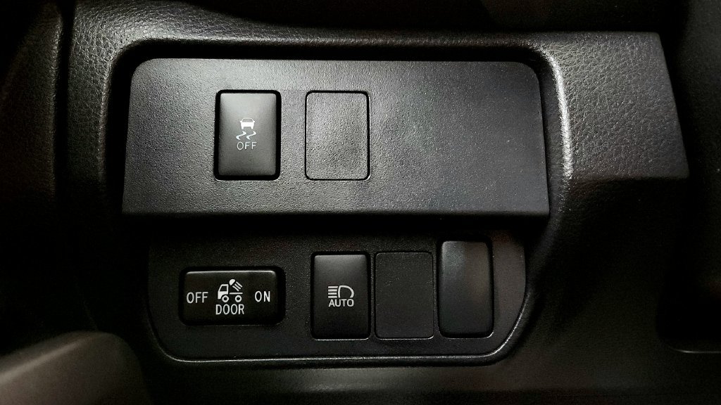 Certified 2023 Toyota Tacoma SR5 AWD/4WD image 32