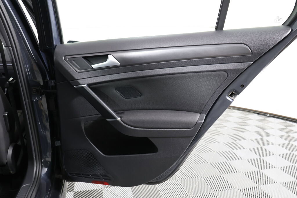 Used 2020 Volkswagen GTI S image 21