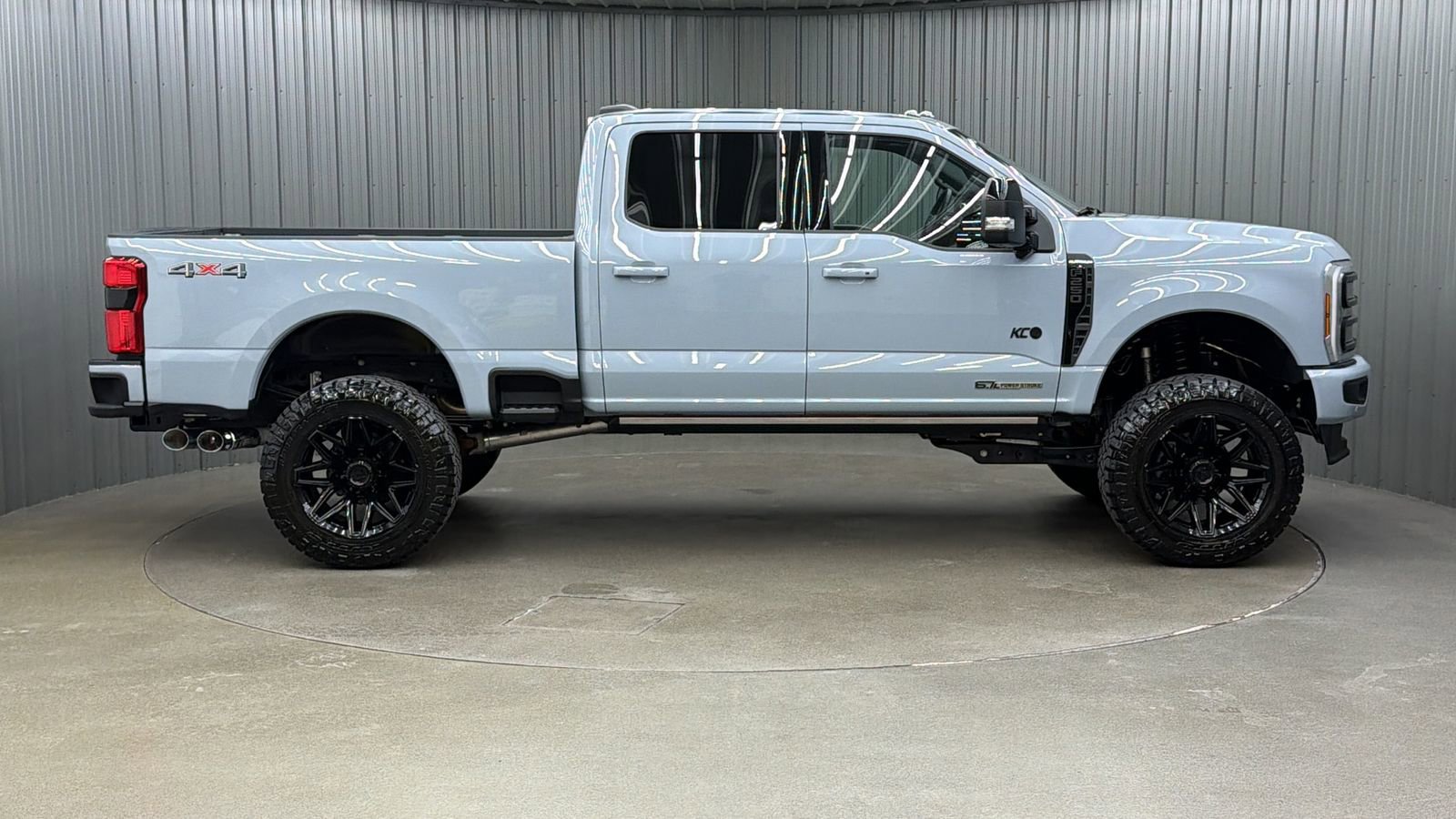 Used 2025 Ford F250 Platinum image 6