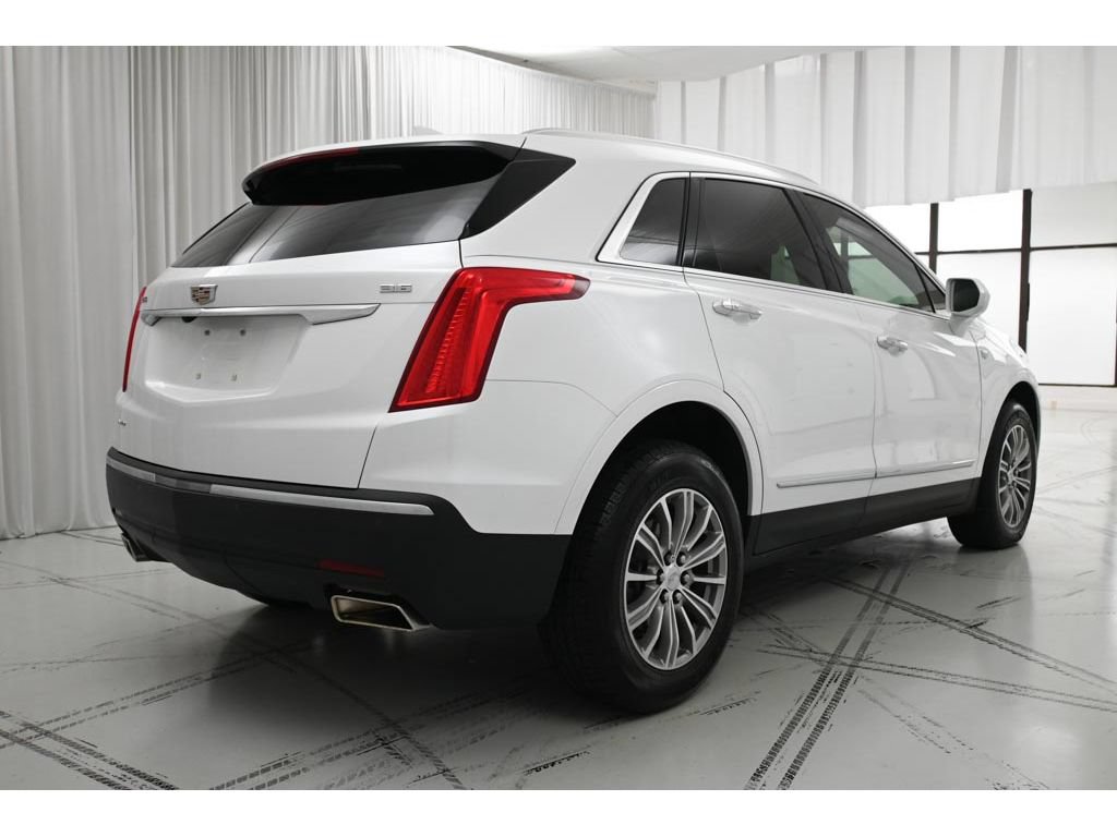 Used 2018 Cadillac XT5 Luxury w/ Driver Awareness Package AWD/4WD image 7