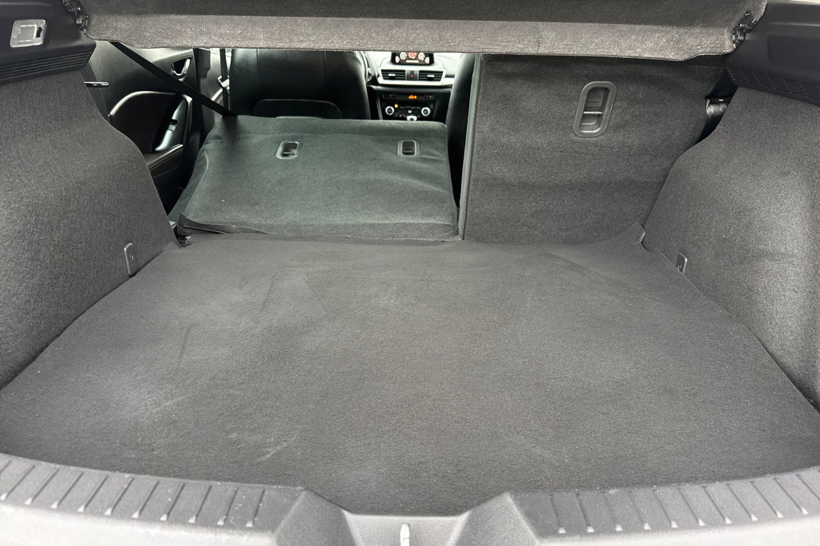 Used 2018 MAZDA MAZDA3 Touring FWD image 15