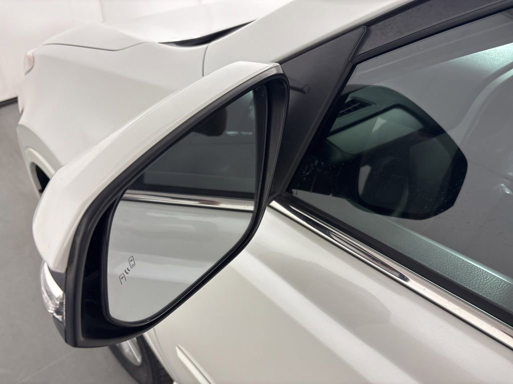 Used 2017 Toyota RAV4 Platinum FWD image 14