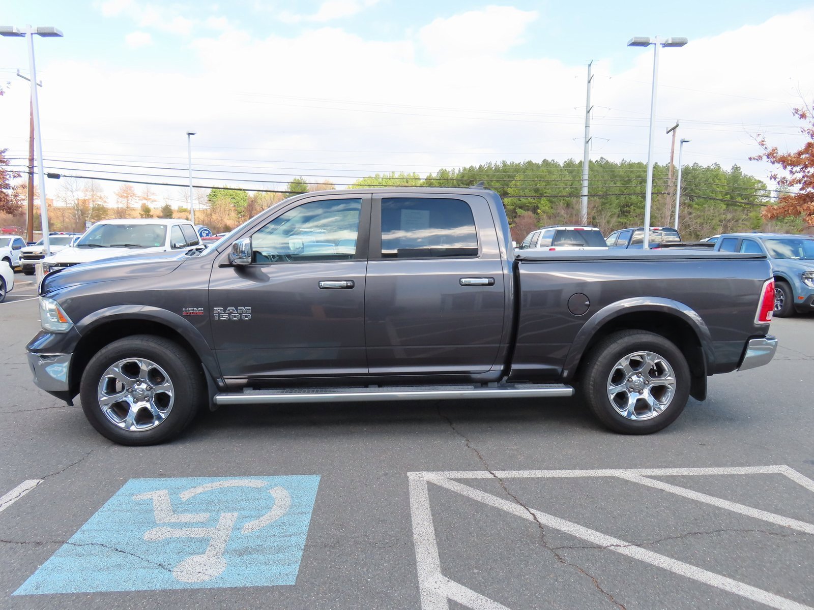 Used 2014 RAM 1500 Laramie w/ Convenience Group image 8
