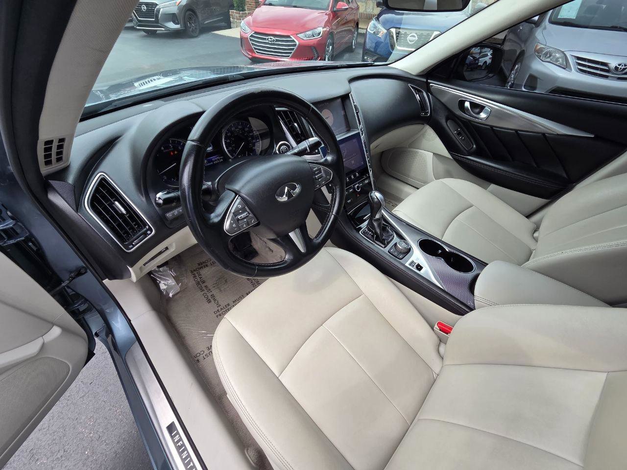 Used 2015 INFINITI Q50 w/ Moonroof Package RWD image 14