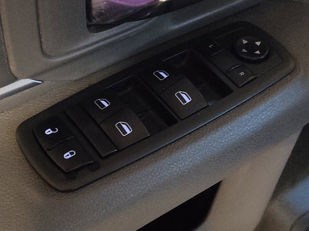 Used 2019 RAM 1500 Classic SLT image 27