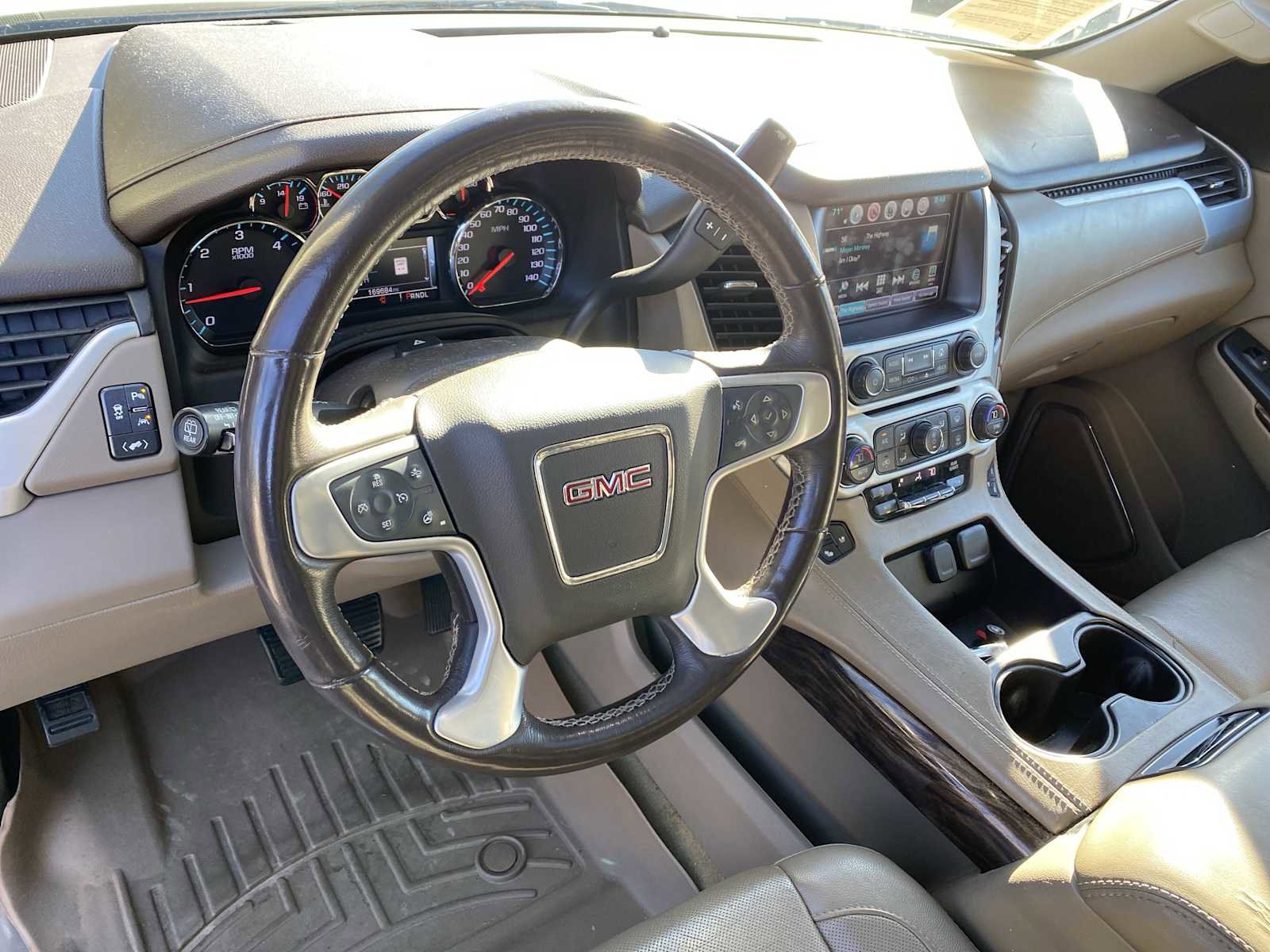 Used 2018 GMC Yukon XL SLT w/ Open Road Package image 13