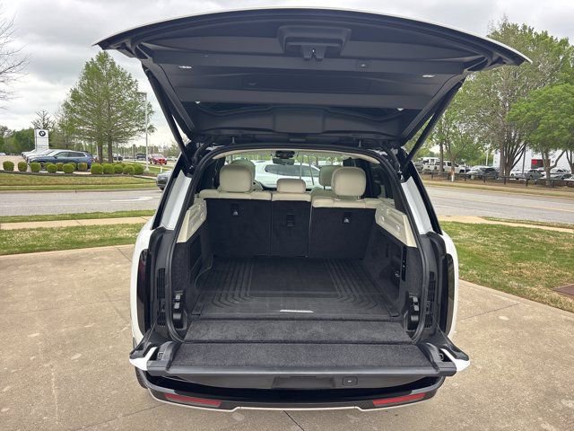 Used 2024 Land Rover Range Rover SE image 8