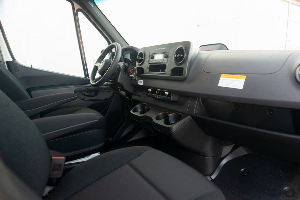 Used 2025 Mercedes-Benz Sprinter 2500 image 31
