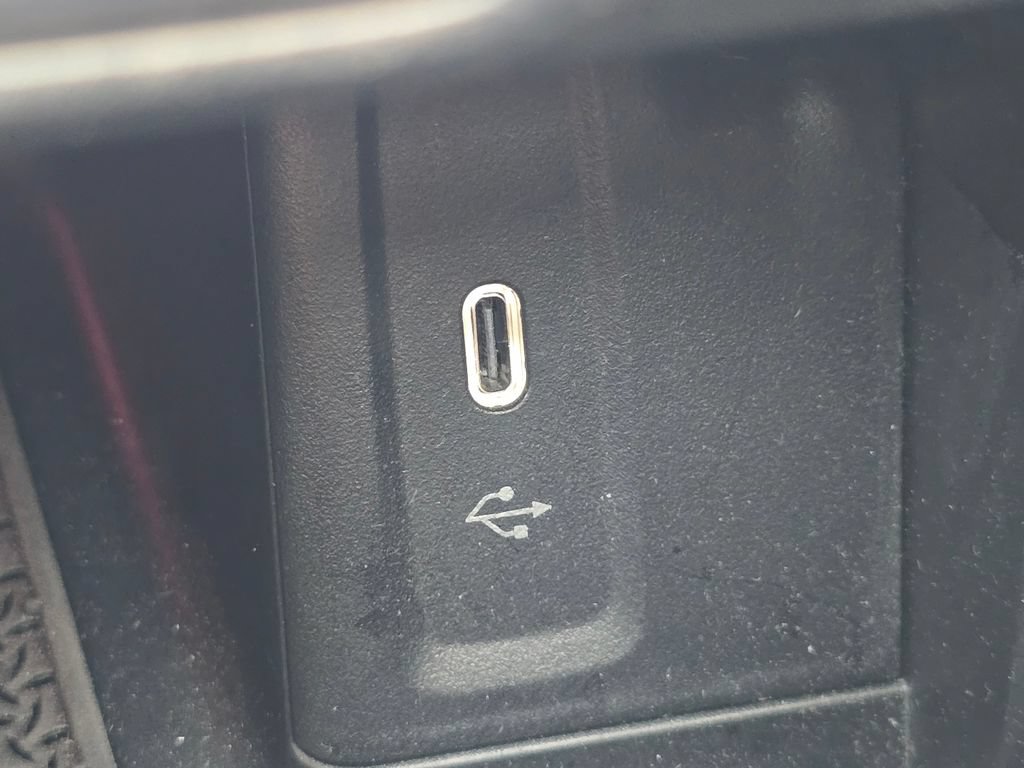 Used 2023 Mercedes-Benz GLC 300 4MATIC image 9