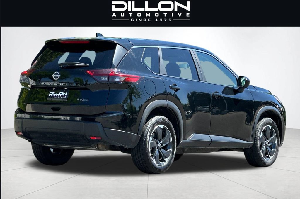 Used 2024 Nissan Rogue SV AWD/4WD image 4