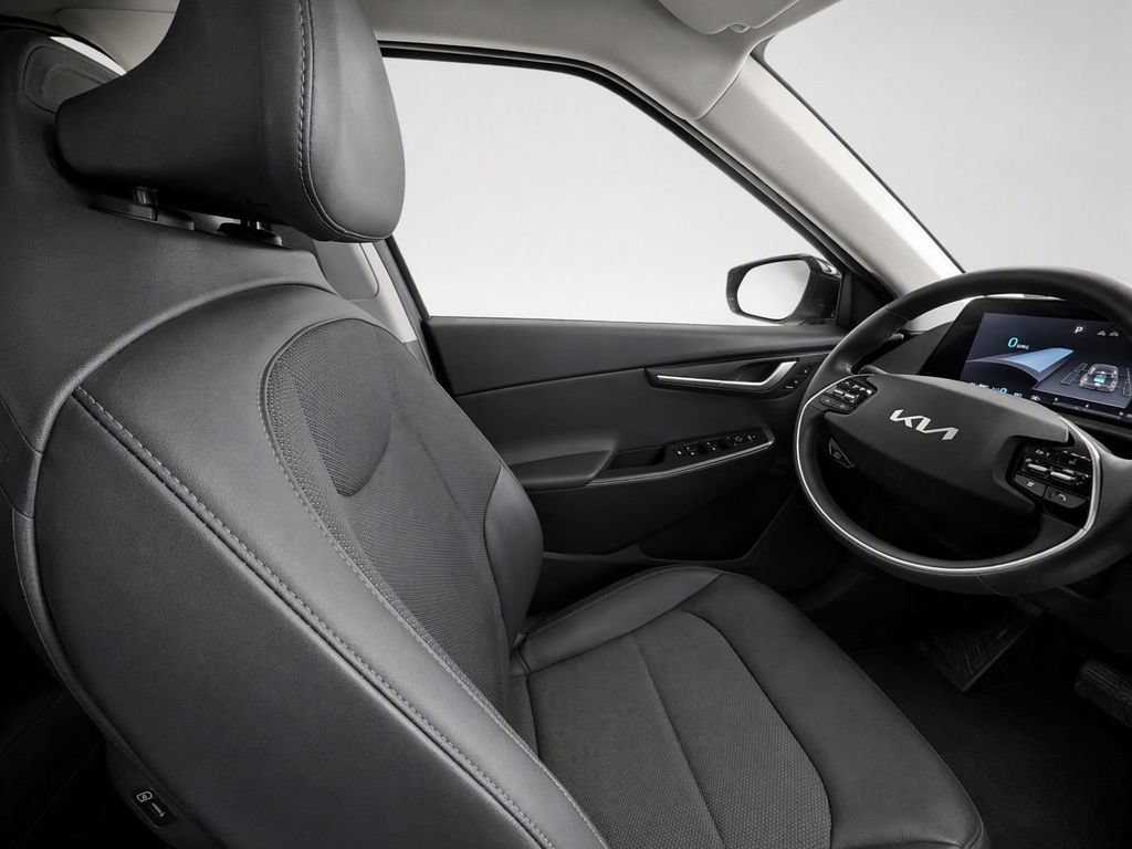 Certified 2024 Kia EV6 Light AWD/4WD image 27