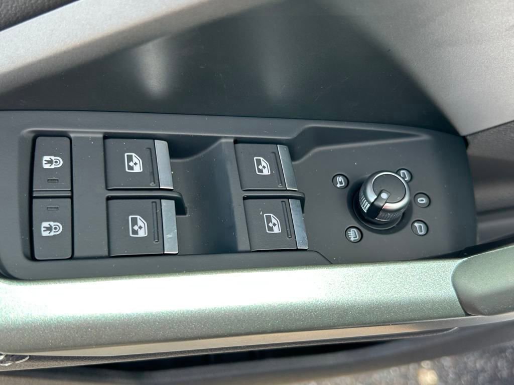 New 2025 Audi Q3 2.0T Premium image 50