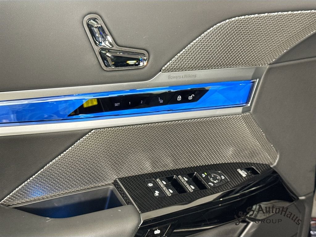 Used 2023 BMW 740i RWD image 23