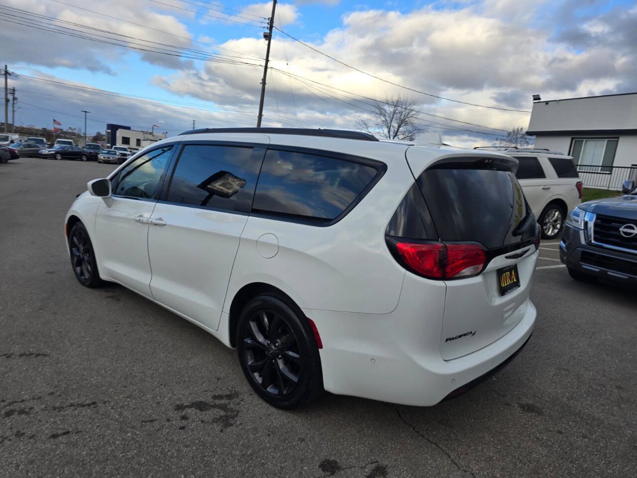 Used 2020 Chrysler Pacifica Touring w/ Advanced Safetytec Group FWD image 74