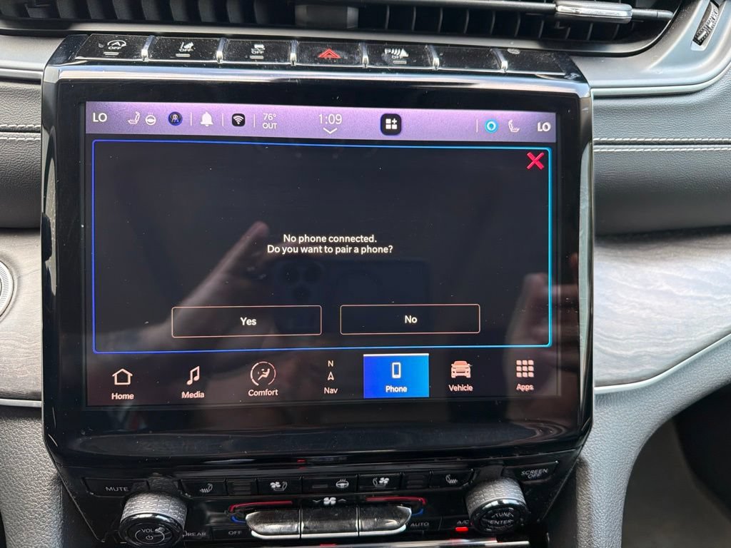 Certified 2023 Jeep Grand Cherokee Limited w/ Luxury Tech Group II AWD/4WD image 80