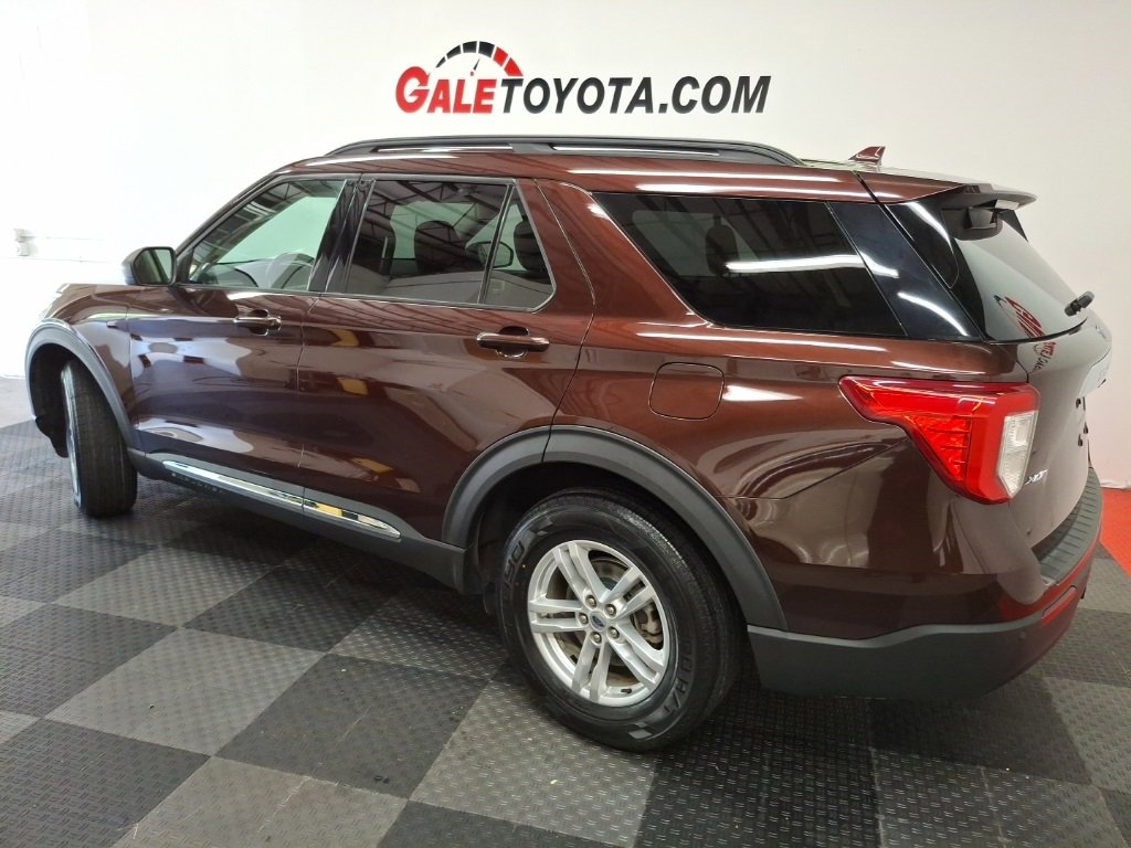 Used 2020 Ford Explorer XLT w/ Comfort Package image 8
