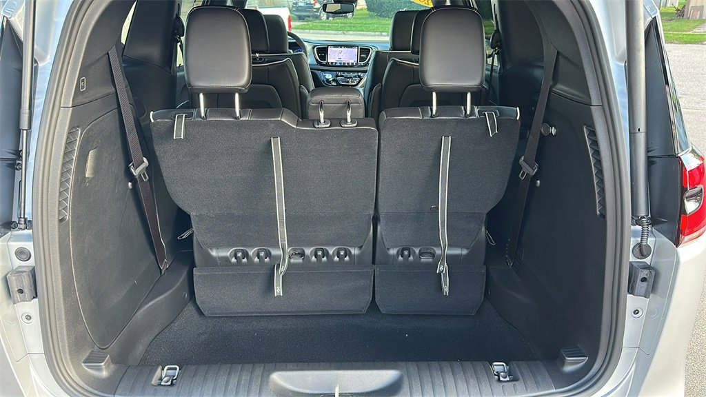 New 2026 Chrysler Pacifica Limited w/ S Appearance Package image 30