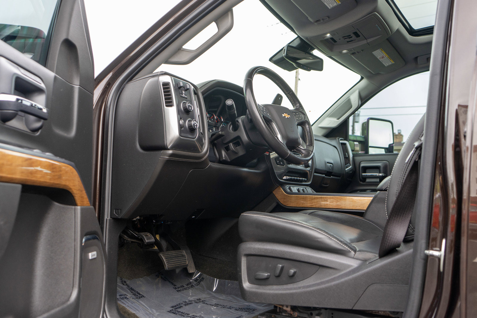 Used 2018 Chevrolet Silverado 2500 LTZ w/ Duramax Plus Package AWD/4WD image 13
