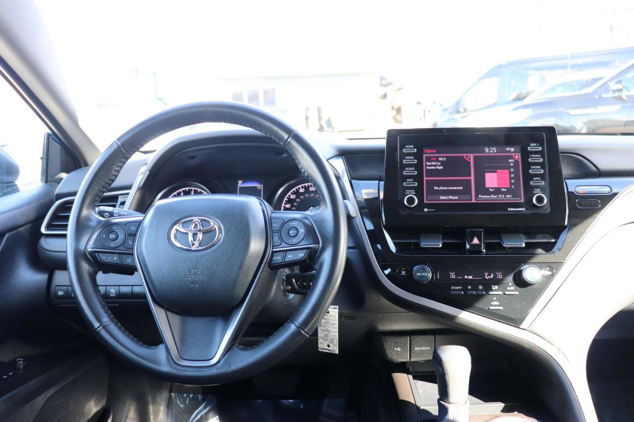 Used 2024 Toyota Camry SE image 17