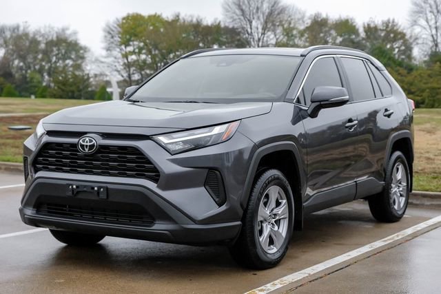 Used 2025 Toyota RAV4 XLE image 3