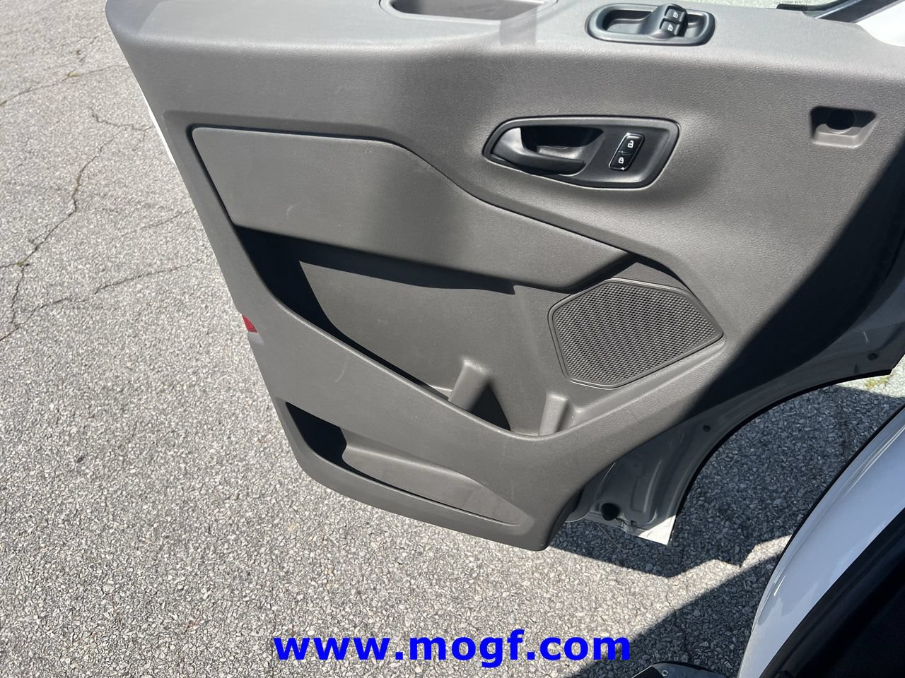 Used 2025 Ford Transit 250 Low Roof w/ Exterior Upgrade Package RWD image 14