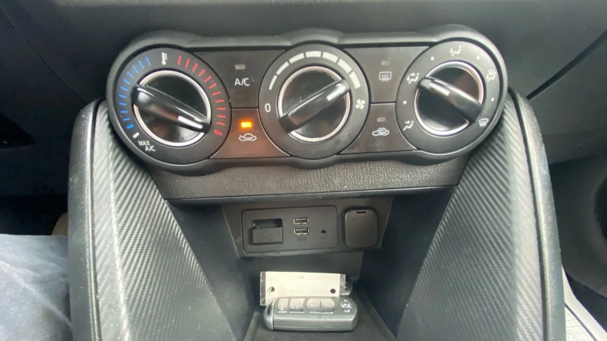 Used 2019 Toyota Yaris LE image 27