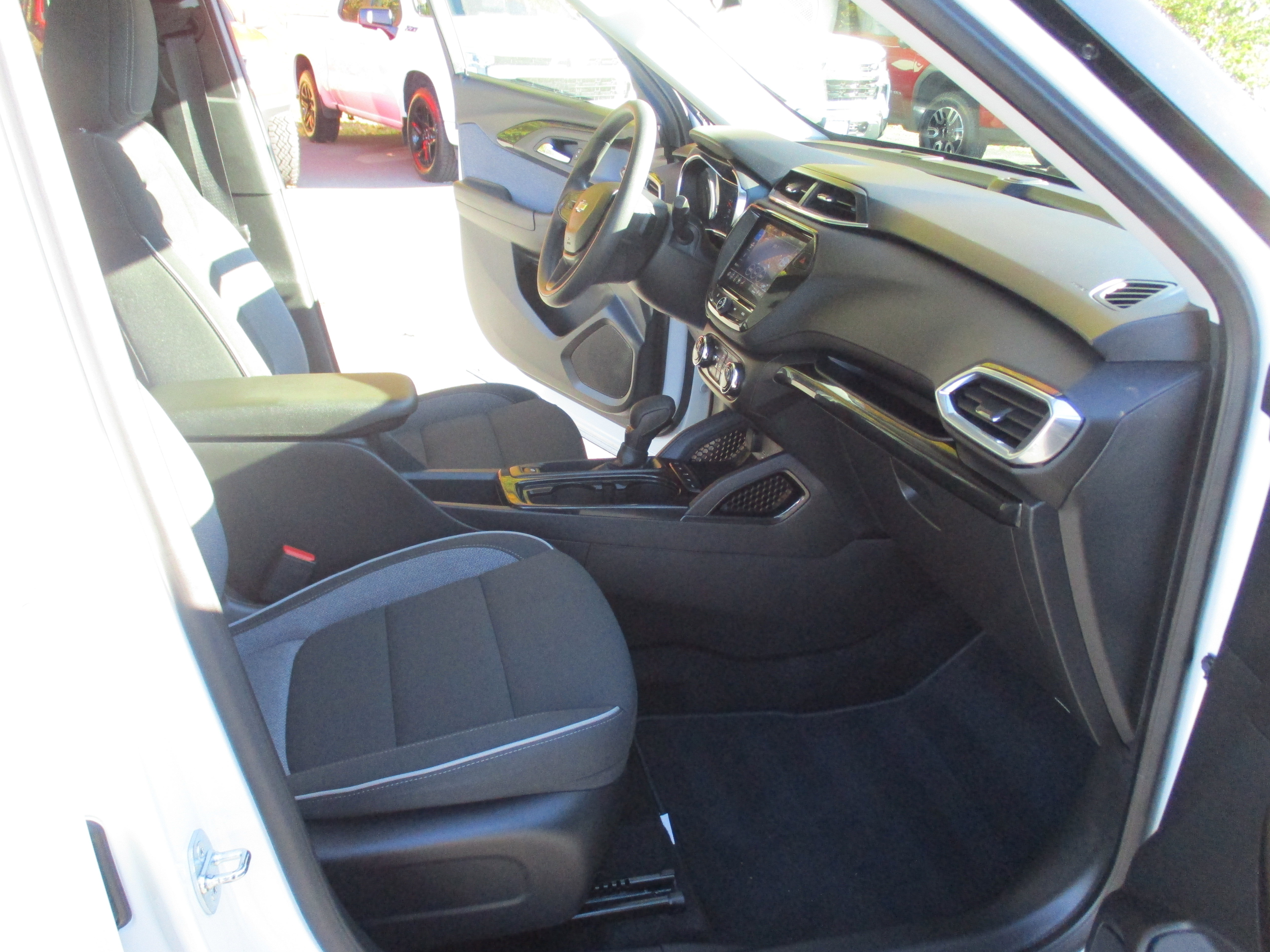 Certified 2023 Chevrolet TrailBlazer LT w/ Convenience Package image 15