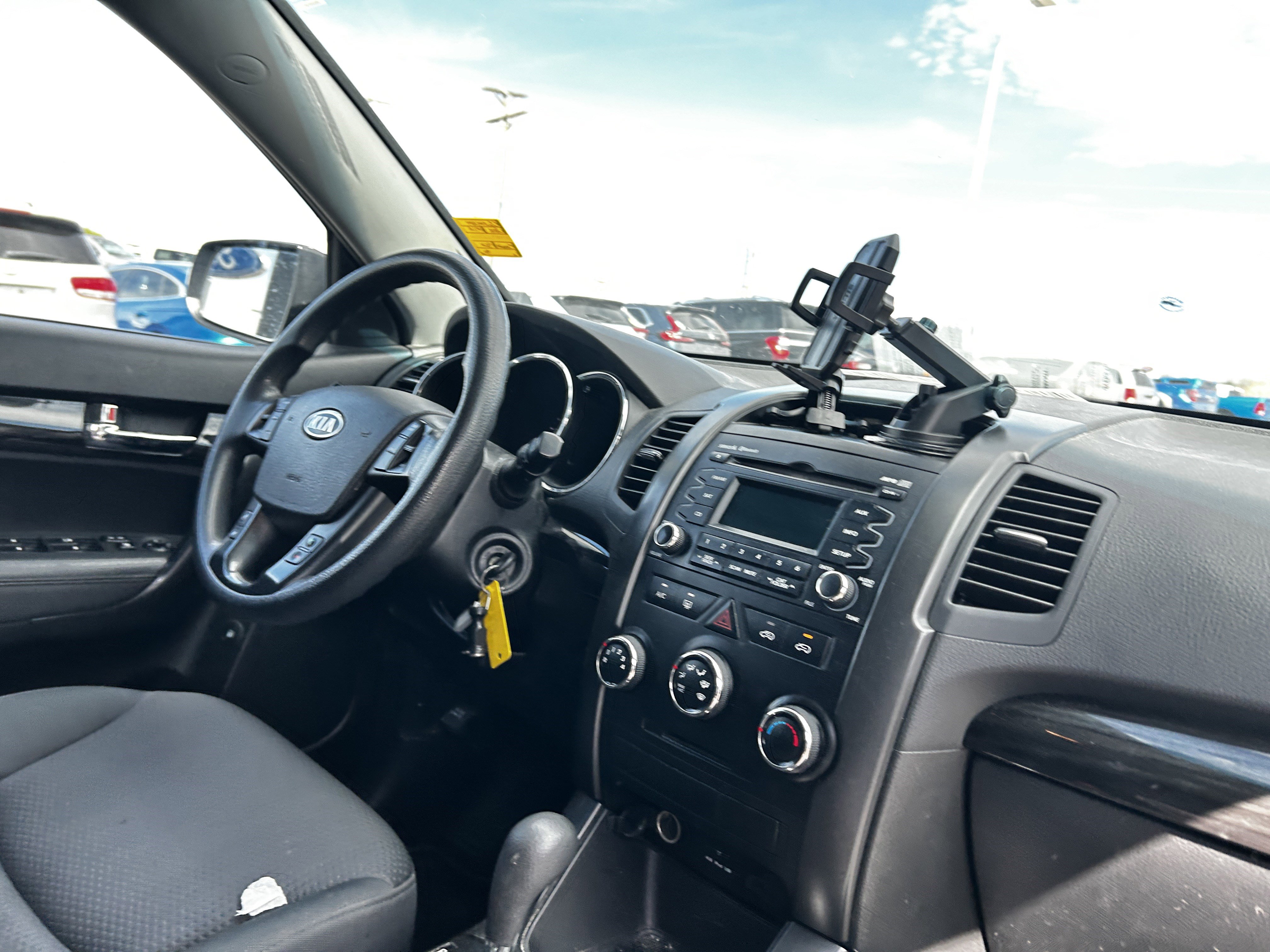 Used 2012 Kia Sorento LX w/ Third Row Pkg image 14