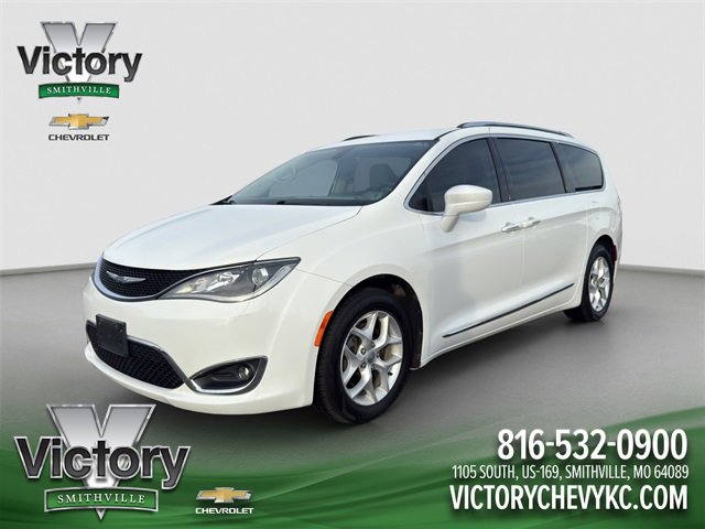 Used 2018 Chrysler Pacifica Touring-L w/ Tire & Wheel Group