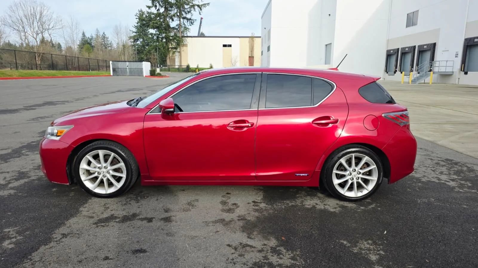 Used 2013 Lexus CT 200h FWD image 2