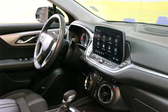 Used 2024 Chevrolet Blazer LT w/ Convenience Package FWD image 10