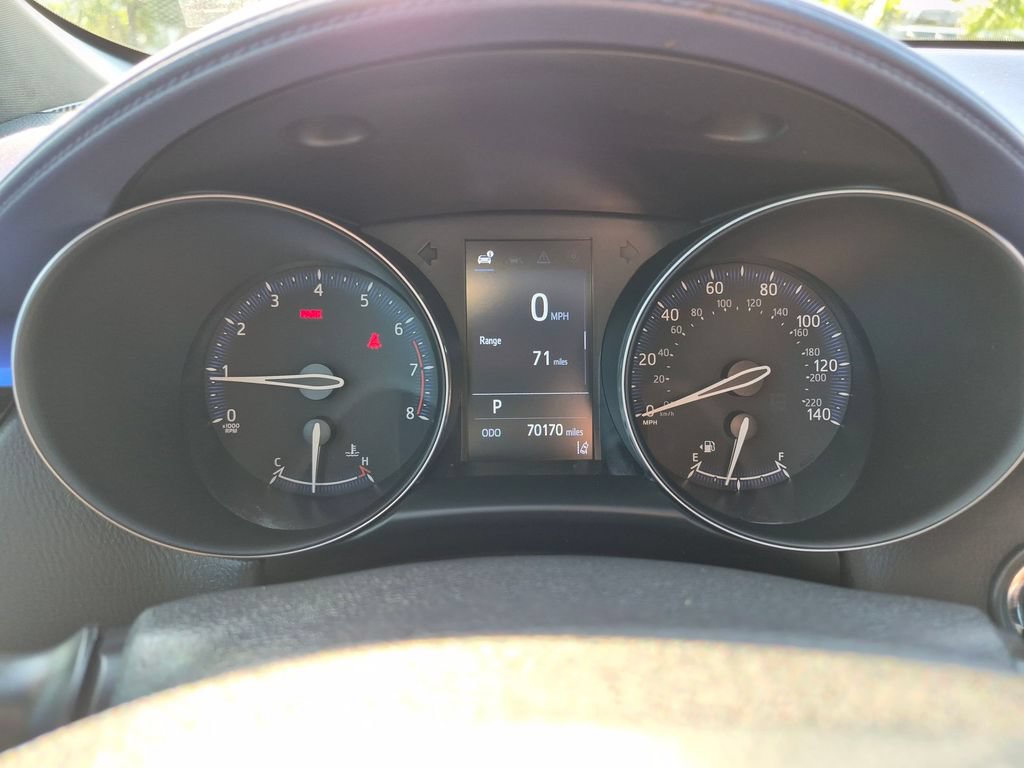 Used 2022 Toyota C-HR XLE FWD image 11