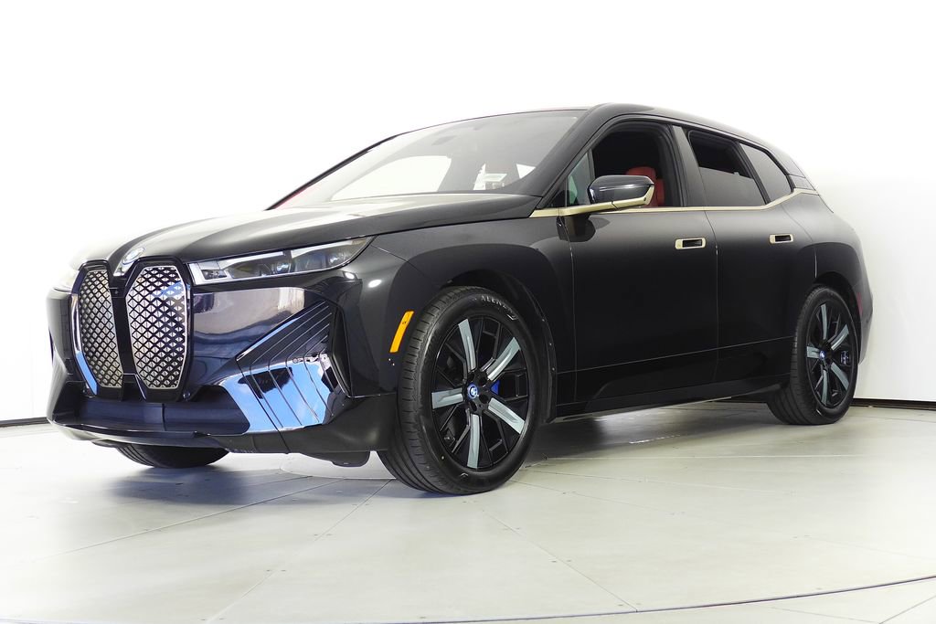 Used 2023 BMW iX xDrive50 w/ Premium Package image 2