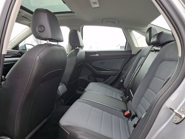 Used 2025 Volkswagen Jetta SE image 10