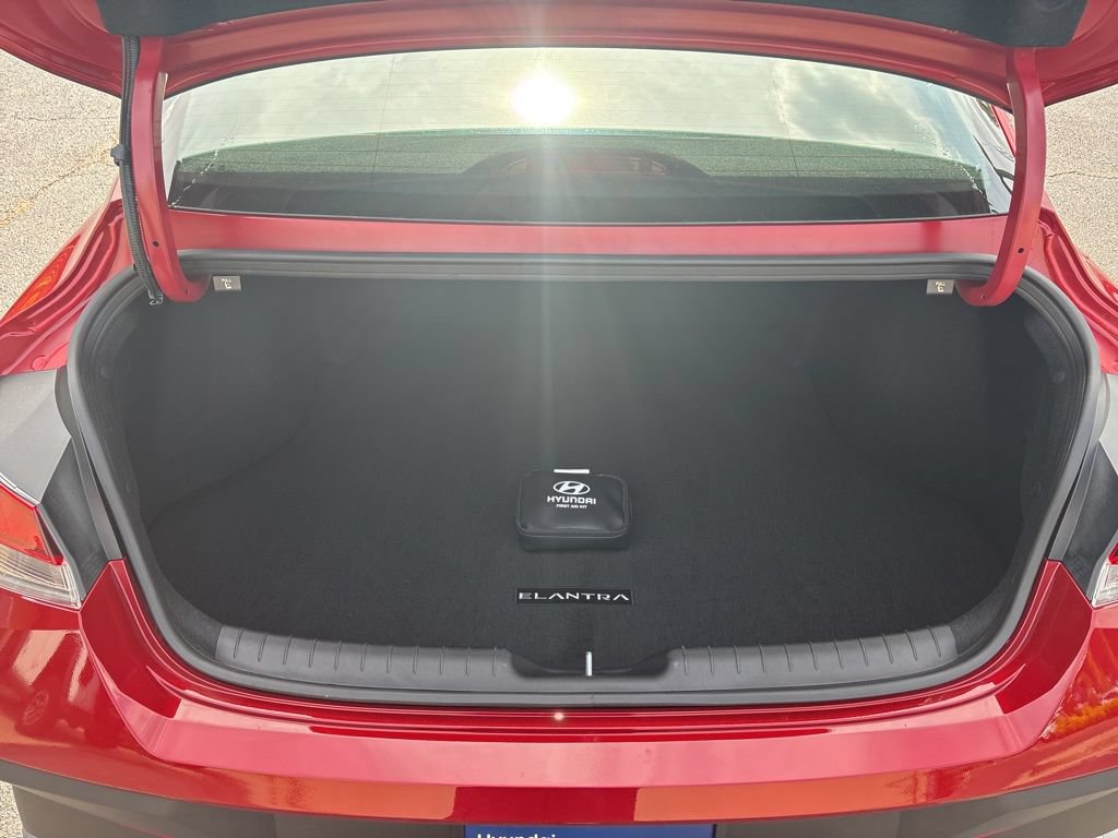 Certified 2026 Hyundai Elantra Sport FWD image 7