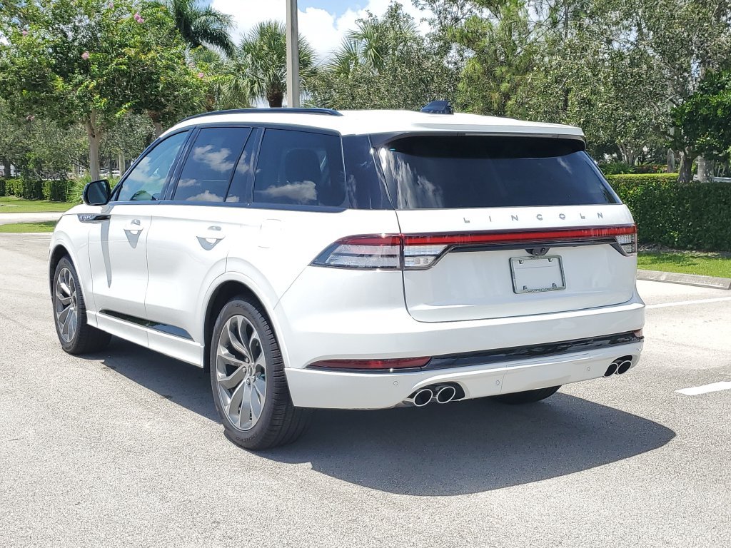 New 2026 Lincoln Aviator 2WD image 4