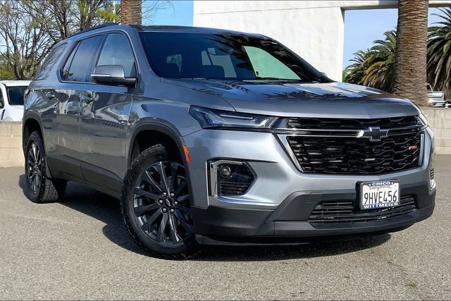 Used 2023 Chevrolet Traverse RS AWD/4WD image 2