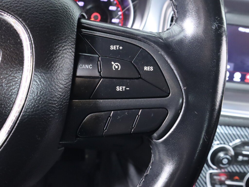 Used 2019 Dodge Charger SXT RWD image 13