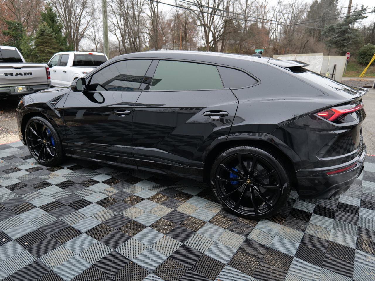 Used 2021 Lamborghini Urus AWD/4WD image 7