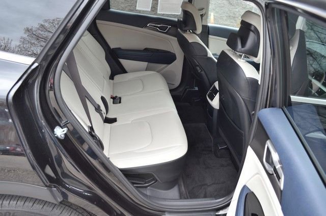 Used 2023 Kia Sportage EX image 36