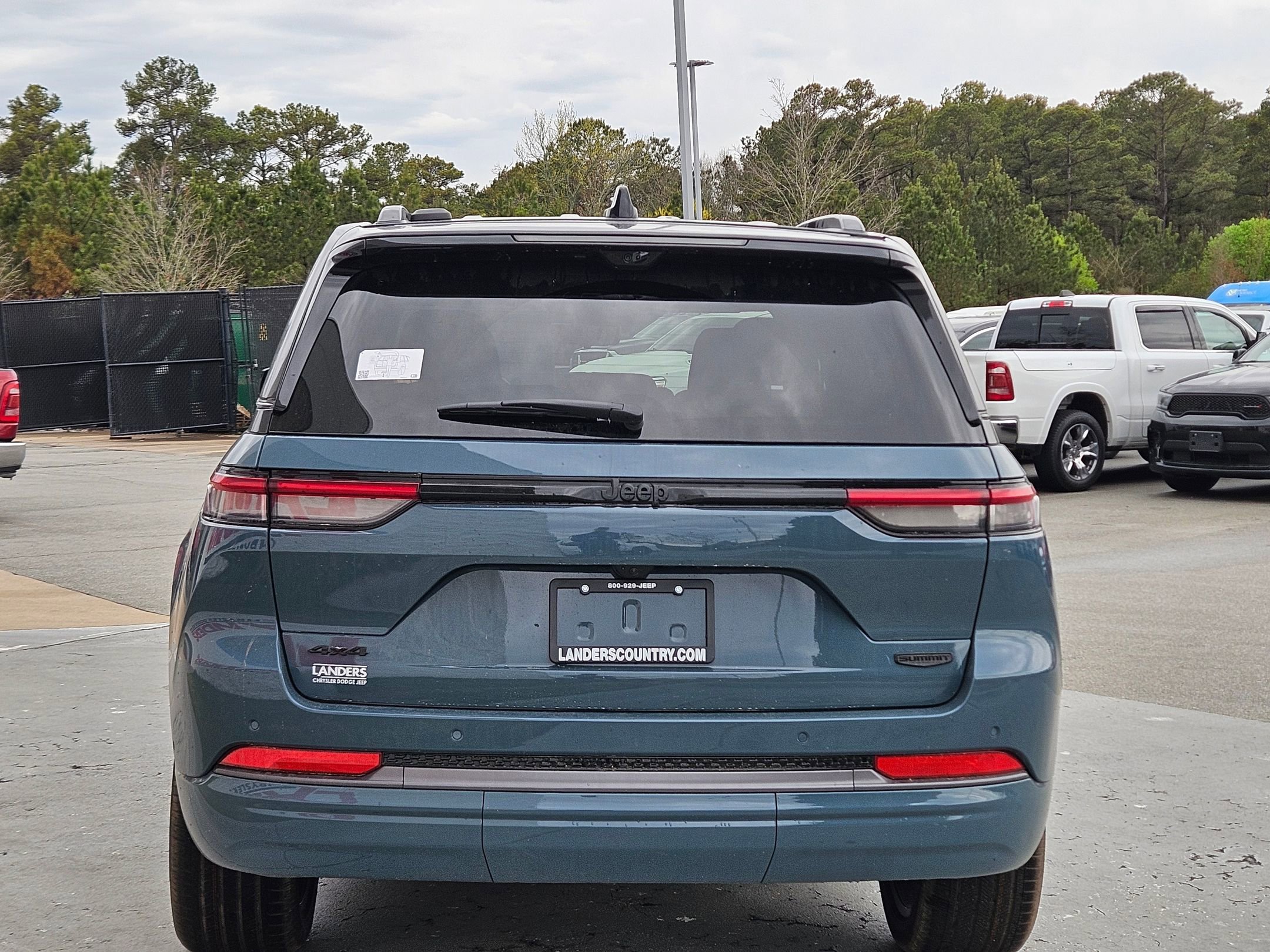 New 2026 Jeep Grand Cherokee Summit image 6